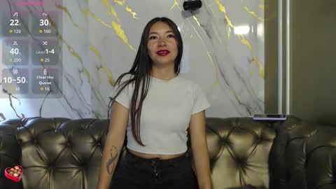 Snapshot of victoria017 chatting on 10.18.25 Victoria online show from 10.18.25