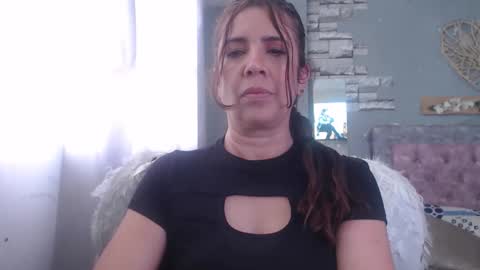 Snapshot of victoria25_meester chatting on 12.02.24 Hi guys Im victoria Be the one who can control me in PVT online show from 12.02.24