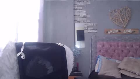 Snapshot of victoria25_meester chatting on 12.14.24 Hi guys Im victoria Be the one who can control me in PVT online show from 12.14.24