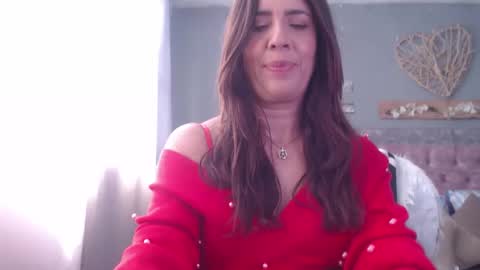 Snapshot of victoria25_meester chatting on 12.16.24 Hi guys Im victoria Be the one who can control me in PVT online show from 12.16.24