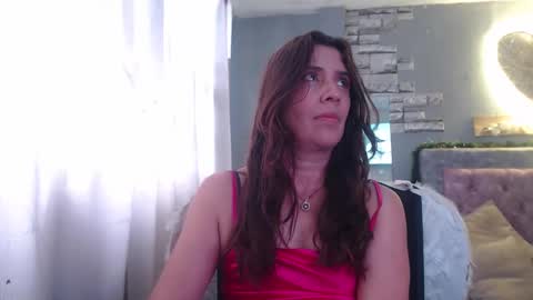 Snapshot of victoria25_meester chatting on 12.22.24 Hi guys Im victoria Be the one who can control me in PVT online show from 12.22.24
