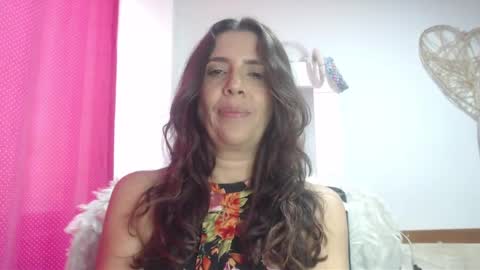 Snapshot of victoria25_meester chatting on 01.17.25 Hi guys Im victoria Be the one who can control me in PVT online show from 01.17.25