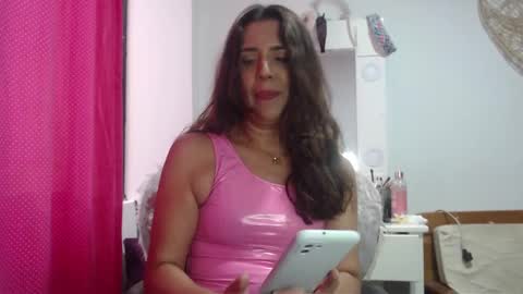 Snapshot of victoria25_meester chatting on 01.18.25 Hi guys Im victoria Be the one who can control me in PVT online show from 01.18.25