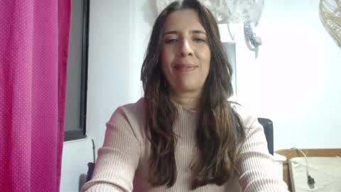 Snapshot of victoria25_meester chatting on 01.21.25 Hi guys Im victoria Be the one who can control me in PVT online show from 01.21.25