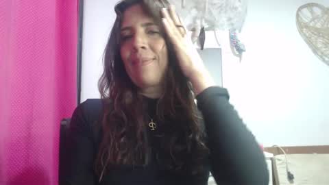 Snapshot of victoria25_meester chatting on 01.31.25 Hi guys Im victoria Be the one who can control me in PVT online show from 01.31.25