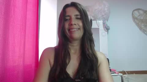 Snapshot of victoria25_meester chatting on 02.11.25 Hi guys Im victoria Be the one who can control me in PVT online show from 02.11.25