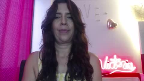 Snapshot of victoria25_meester chatting on 03.04.25 Hi guys Im victoria Be the one who can control me in PVT online show from 03.04.25