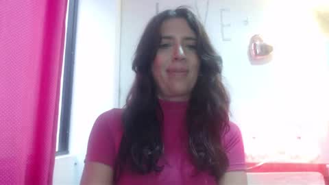 Snapshot of victoria25_meester chatting on 03.12.25 Hi guys Im victoria Be the one who can control me in PVT online show from 03.12.25