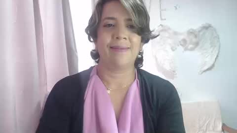 Snapshot of victoria25_meester chatting on 09.10.25 Hi guys Im victoria Be the one who can control me in PVT online show from 09.10.25
