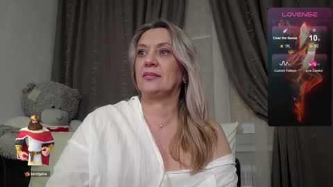 Snapshot of victoria50 chatting on 10.11.25 victoria50 online show from 10.11.25