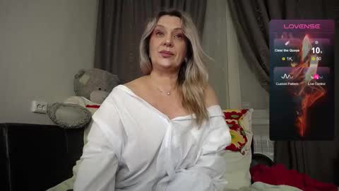 Snapshot of victoria50 chatting on 11.07.25 victoria50 online show from 11.07.25