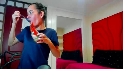 Victoria  grey  online show from 05.29.26