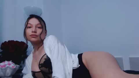Victoria online show from 02.19.25