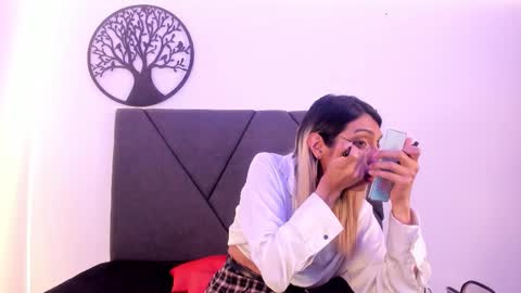Snapshot of victoria_badgal chatting on 11.05.25 Victoria online show from 11.05.25