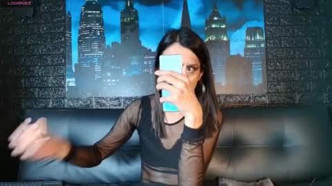 Snapshot of victoria_badgal chatting on 12.18.25 Victoria online show from 12.18.25