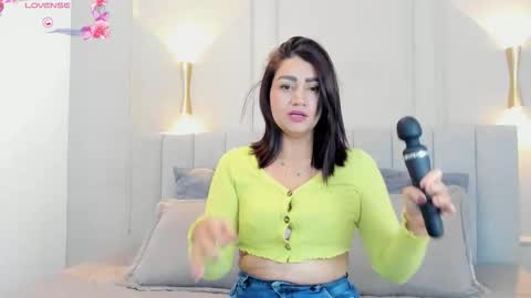 victoria  online show from 10.25.25