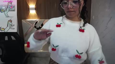 victoria_castillo_b online show from 10.25.25
