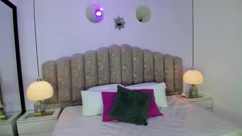 Snapshot of victoria_cooper3 chatting on 02.14.26 valentina online show from 02.14.26