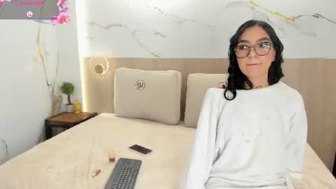  Victoria H  online show from 06.08.26