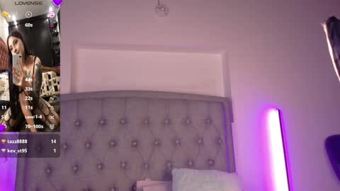 Snapshot of victoria_key chatting on 05.28.26 VICTORIA online show from 05.28.26