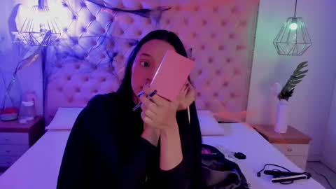 victoria_kitt online show from 10.17.25