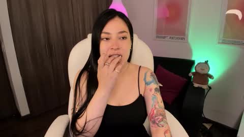 Victoria  online show from 11.13.25