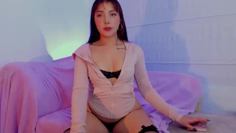 Victoria Laurent online show from 12.15.25