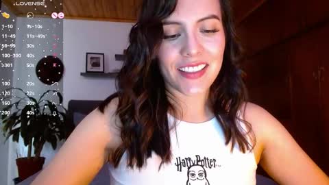 Snapshot of victoria_martelo chatting on 09.18.25 VICTORIA MARTELO online show from 09.18.25