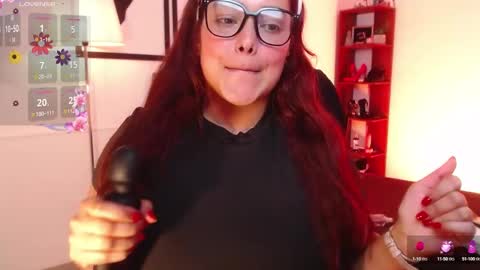 Snapshot of victoria_monteroo chatting on 02.22.25 Call me Vic online show from 02.22.25