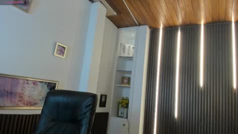 Snapshot of victoria_mooree chatting on 10.09.25 Victoria   Everyday From 1400 to 2130 Col Time online show from 10.09.25