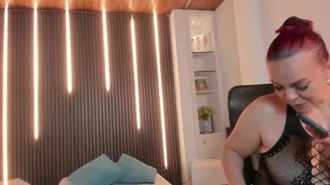 Snapshot of victoria_mooree chatting on 10.30.25 Victoria   Everyday From 1400 to 2130 Col Time online show from 10.30.25