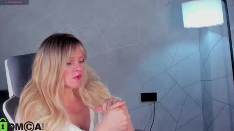 Victoria My schedule for the week 2 GMT 3am-9am TuWeThFrSa online show from 03.21.26