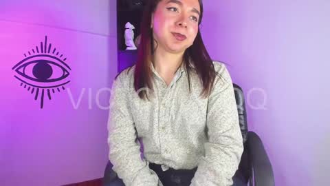 Snapshot of victoria_qq chatting on 01.04.25 D A N I online show from 01.04.25