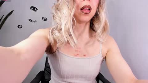 D A N I online show from 11.11.25