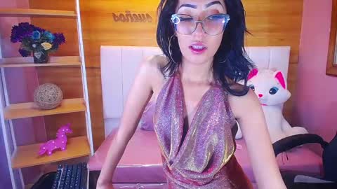Victoria  online show from 02.08.25