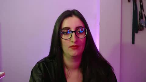 Victoria online show from 10.03.25