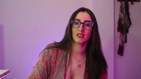 Victoria online show from 10.11.25