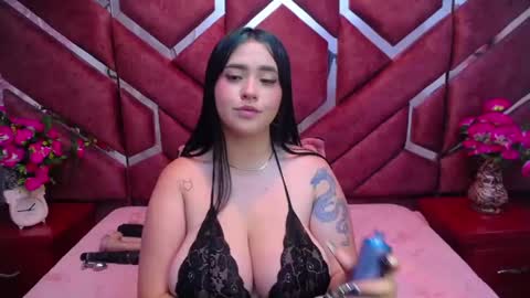 Snapshot of victoria_rossy_ chatting on 01.28.25 Victoria online show from 01.28.25