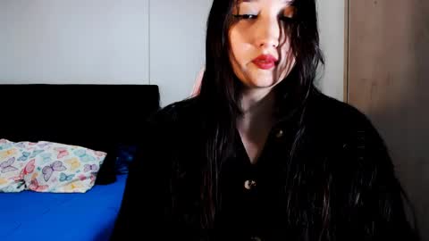 Victoria online show from 12.21.24
