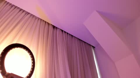 Snapshot of victoria_vallejo chatting on 02.01.25 victoria online show from 02.01.25