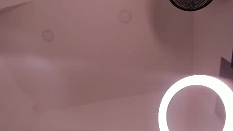 Snapshot of victoria_vallejo chatting on 03.03.25 victoria online show from 03.03.25