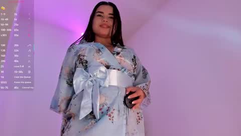 Snapshot of victoria_vallejo chatting on 11.02.25 victoria online show from 11.02.25