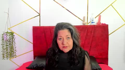 victoriaa_anderson_ online show from 11.21.25