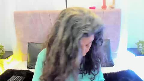 victoriaa_anderson_ online show from 03.17.26