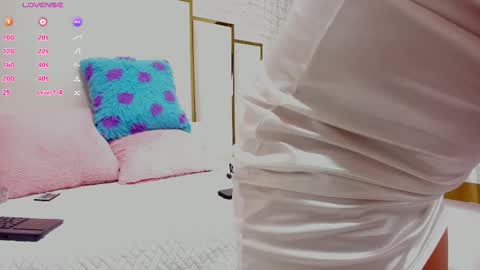 Snapshot of victoriaa_millers chatting on 02.14.25 Victoria Sofia online show from 02.14.25