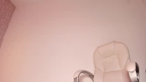 Snapshot of victoriaa_millers chatting on 03.12.25 Victoria Sofia online show from 03.12.25