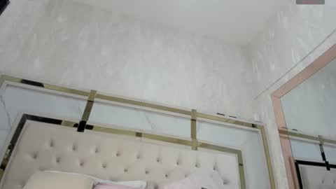 Victoria Sofia online show from 10.13.25