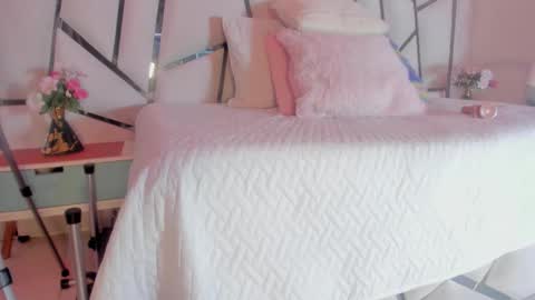 Snapshot of victoriaa_millers chatting on 11.13.25 Victoria Sofia online show from 11.13.25