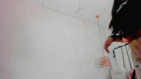 Snapshot of victoriaa_millers chatting on 12.14.25 Victoria Sofia online show from 12.14.25