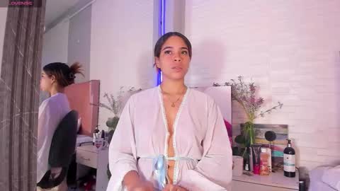 Victoria online show from 12.20.25